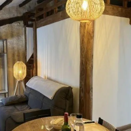 Chateau Medieval Avec Piscine, Sejour Authentique Et Activites Variees - Fr-1-489-500 Daire