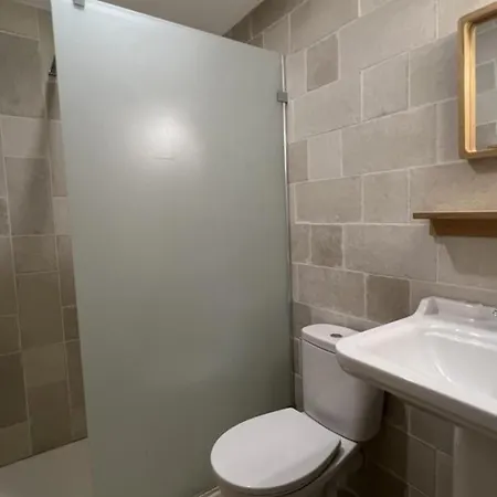 Chateau Medieval Avec Piscine, Sejour Authentique Et Activites Variees - Fr-1-489-500 * Vicq (Allier)