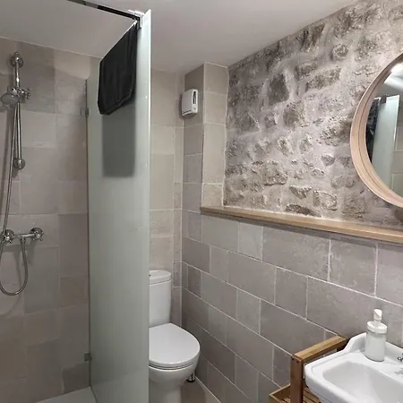 Daire Chateau Medieval Avec Piscine, Sejour Authentique Et Activites Variees - Fr-1-489-500
