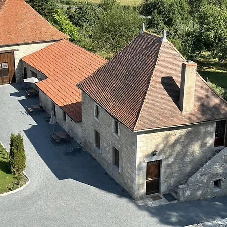 Daire Chateau Medieval Avec Piscine, Sejour Authentique Et Activites Variees - Fr-1-489-500 Vicq (Allier)