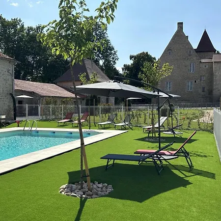Chateau Medieval Avec Piscine, Sejour Authentique Et Activites Variees - Fr-1-489-500 Daire