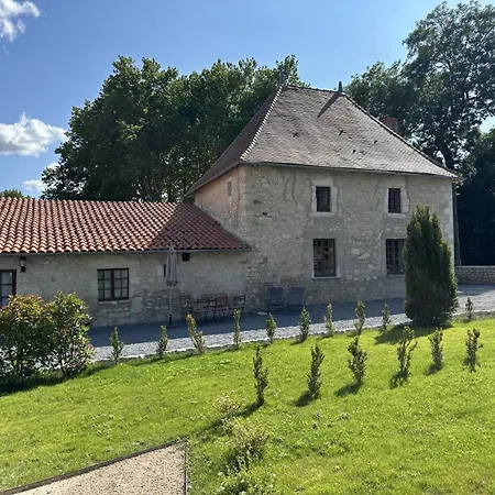 Chateau Medieval Avec Piscine, Sejour Authentique Et Activites Variees - Fr-1-489-500