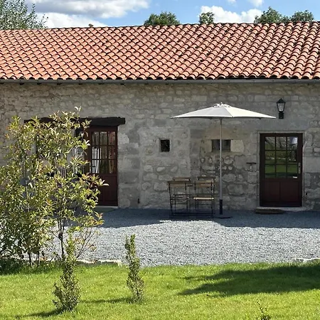 Daire Chateau Medieval Avec Piscine, Sejour Authentique Et Activites Variees - Fr-1-489-500